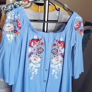 Periwinkle Umgee flower-embroidered blouse